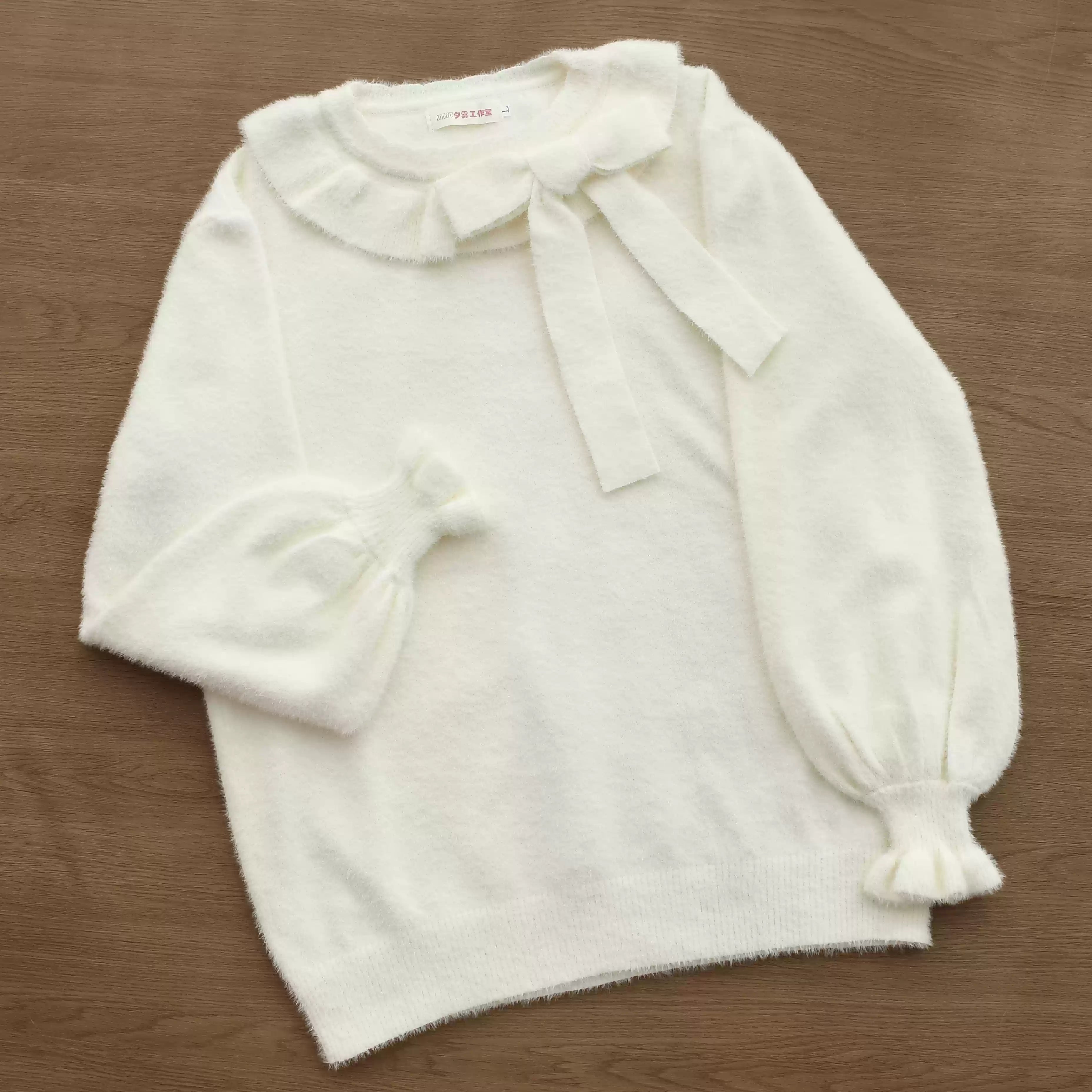 Milk white (bow version)